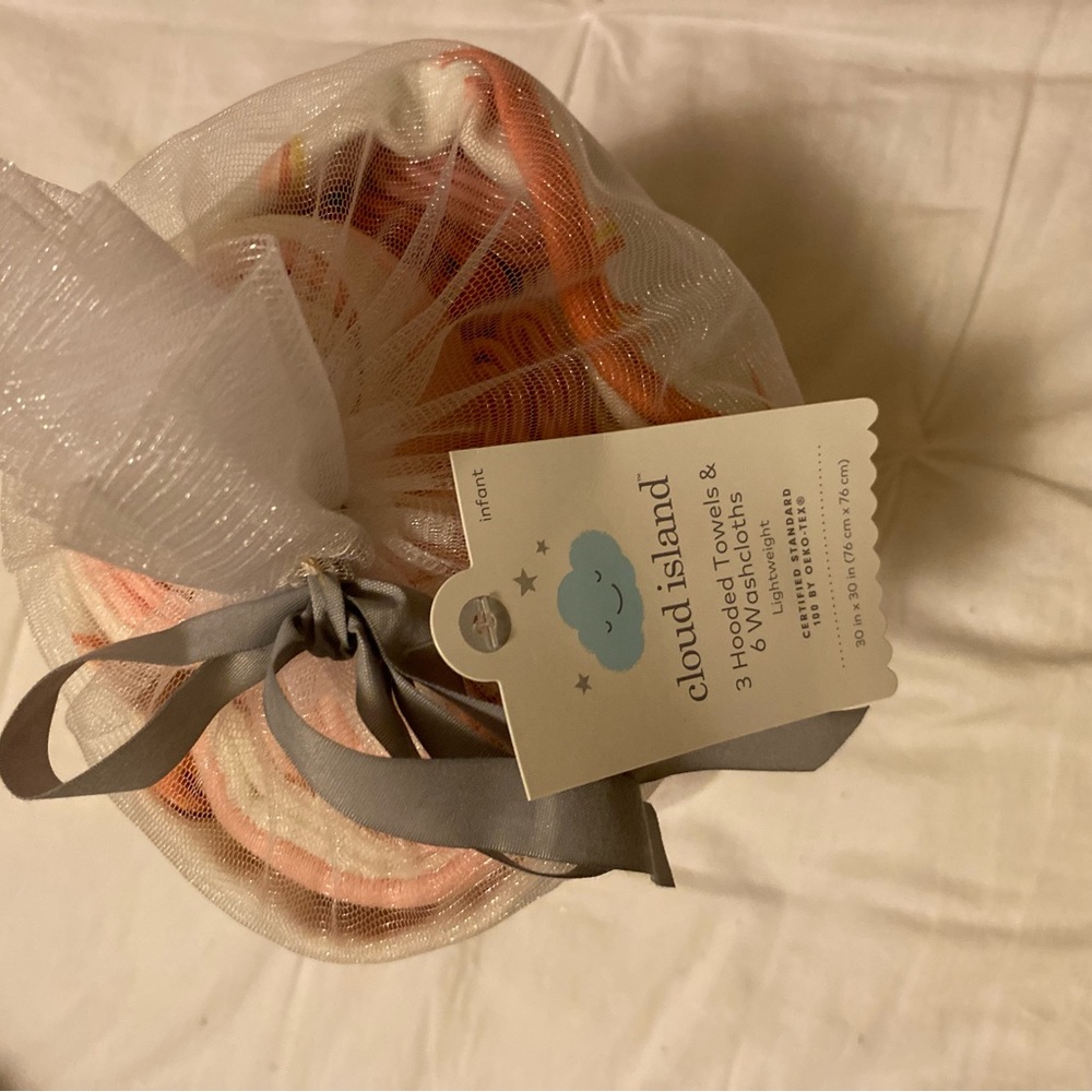 COPY - Cloud Island 3 Hooded Towels And 6 Wash Cloths For Baby